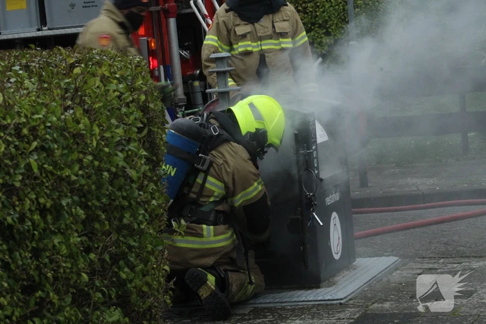 Brand in ondergrondse container snel geblust