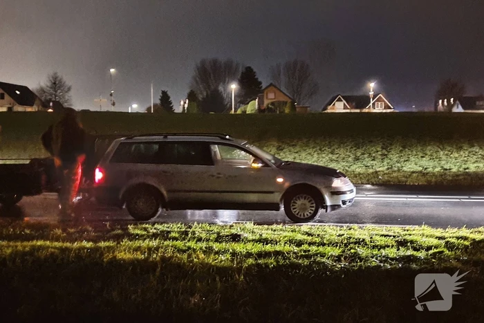 Schade na botsing tussen twee voertuigen
