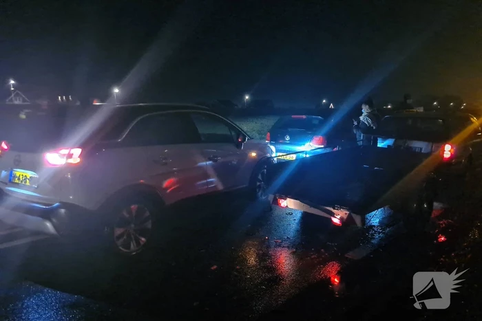 Schade na botsing tussen twee voertuigen