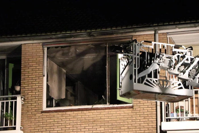 Flinke uitslaande brand in woning