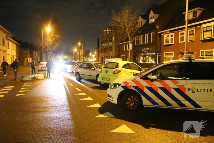 Schade na botsing tussen twee voertuigen