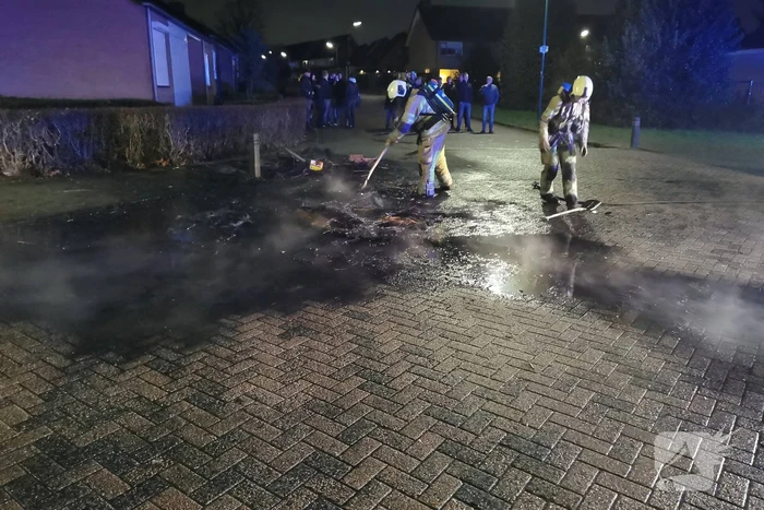Buitenbrand op kruising, drukte op straat