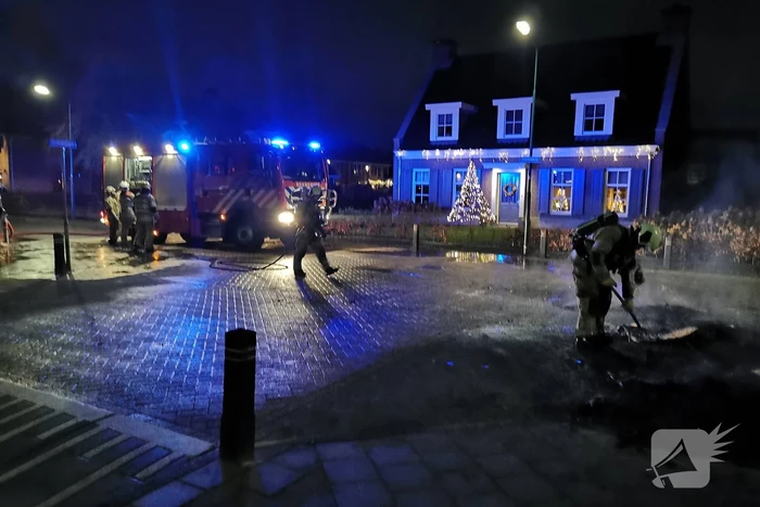 Buitenbrand op kruising, drukte op straat