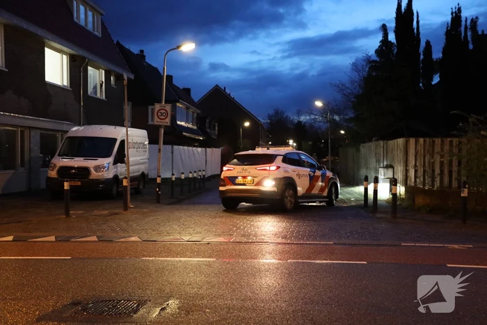 ROVA verwijdert stapel houten pallets in Soesterkwartier