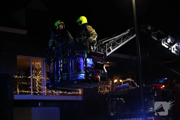 Brand in schoorsteen van woning