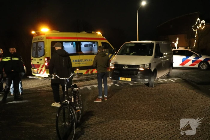 Fietser geschept door bestelbus