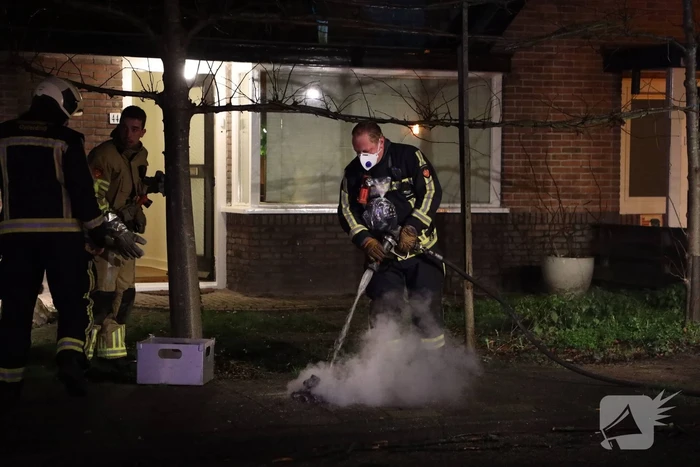 Brand in schoorsteen van woning