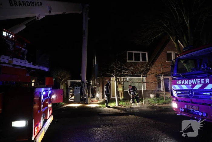 Brand in schoorsteen van woning