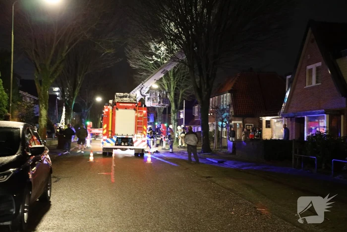Brand in schoorsteen van woning