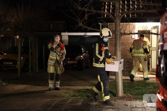 Brand in schoorsteen van woning