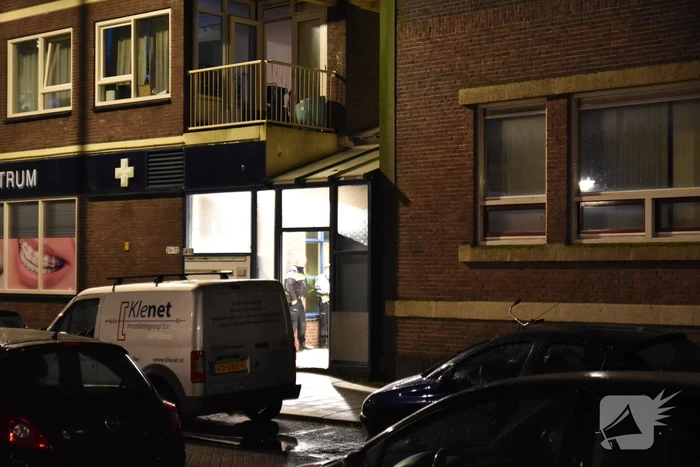 Arrestatieteam doet inval in woning