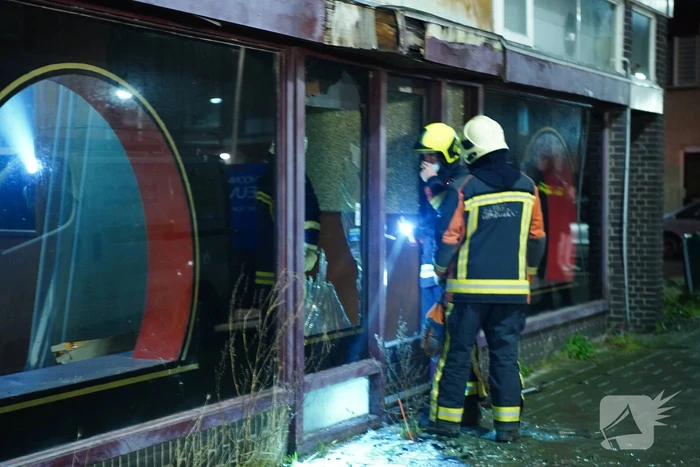 Vuurwerk vernield ruit leegstaande Chinees restaurant
