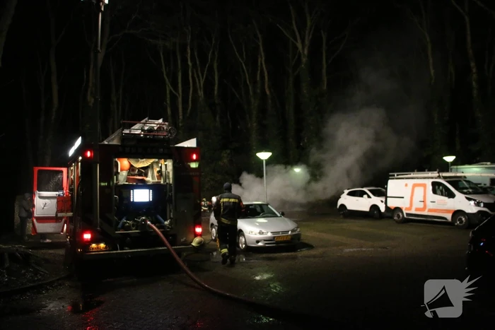 Auto compleet verwoest door brand