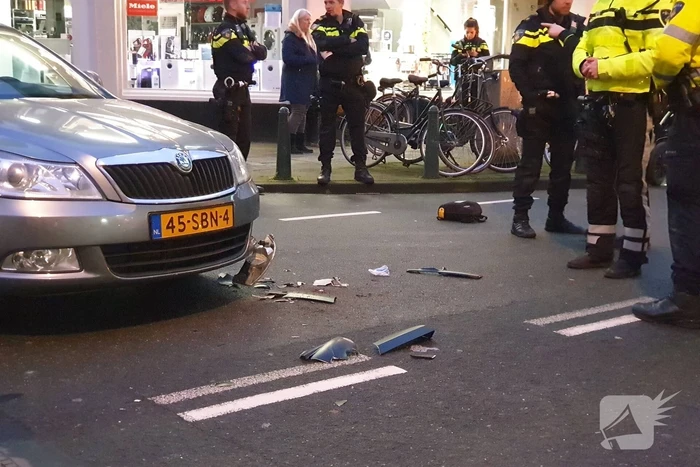 Scooterrijder gewond bij aanrijding met auto