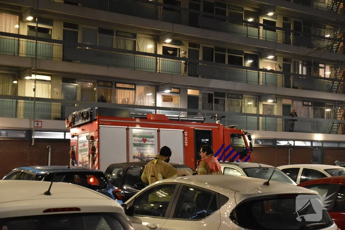 Keukenbrand snel door bewoners geblust