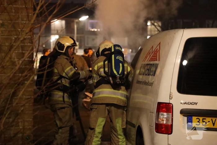 Brand in bestelbus snel onder controle