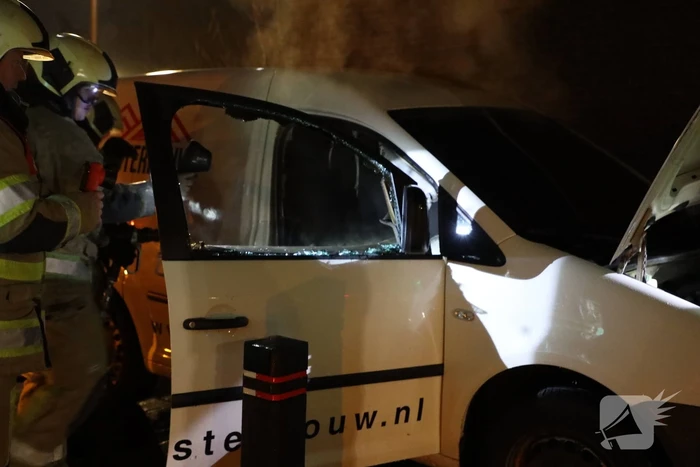 Brand in bestelbus snel onder controle