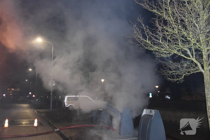 Veel rook bij brand in ondergrondse container