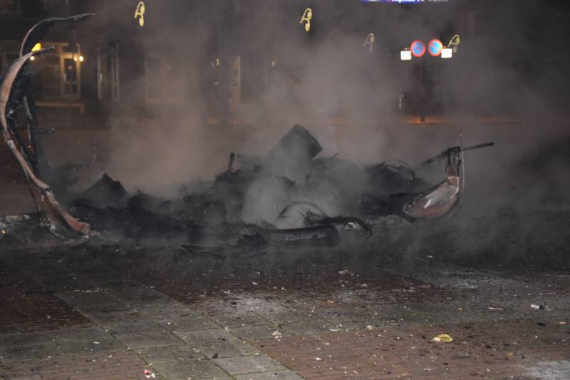 Caravan verwoest door brand