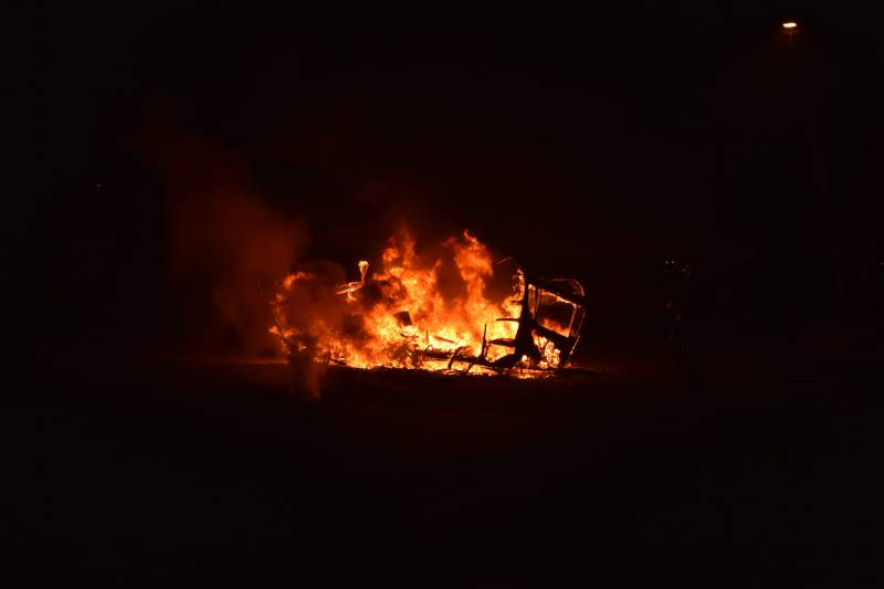 Caravan verwoest door brand