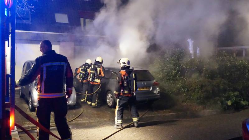 Autobrand slaat over naar garage