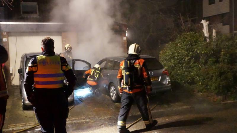 Autobrand slaat over naar garage