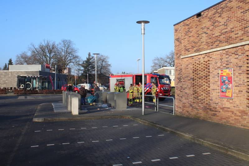 Brandje naast afvalcontainers