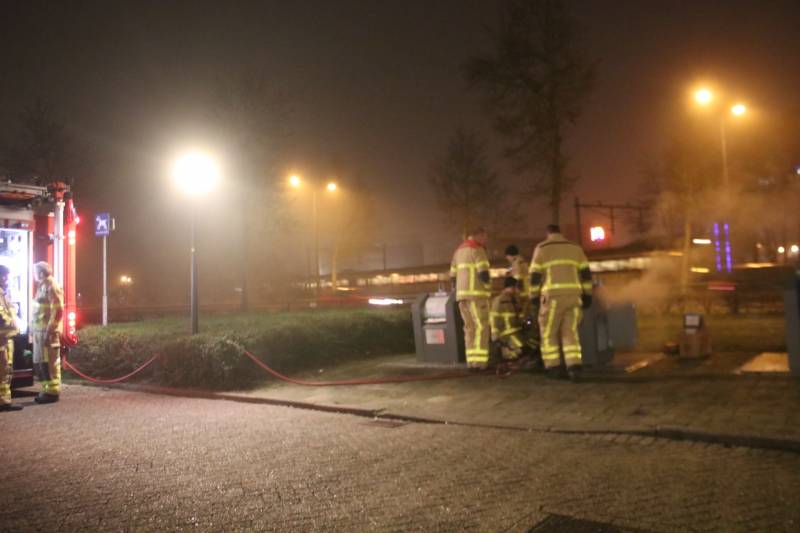Brand ontstaan in ondergrondse container