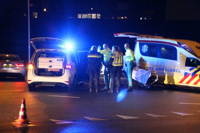 Meerdere voertuigen botsen voor oprit snelweg