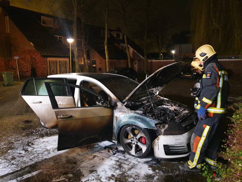 Auto verwoest door brand