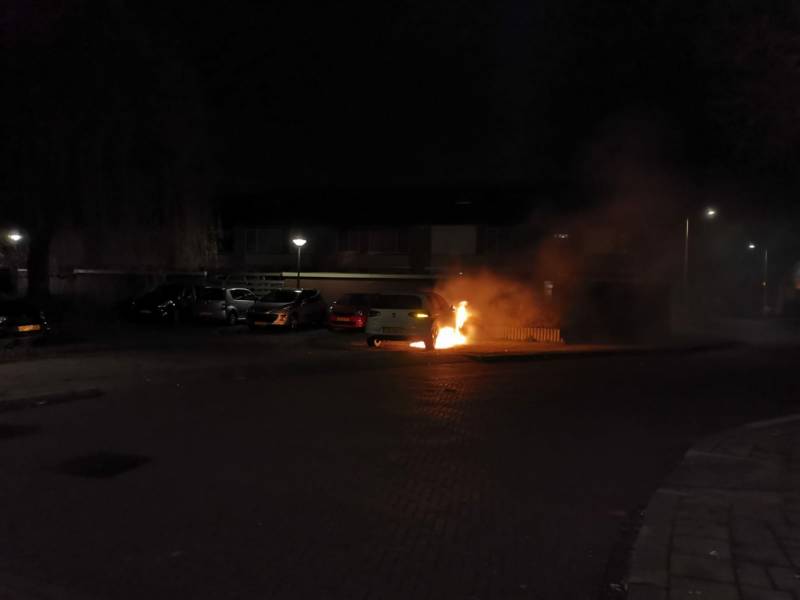 Auto verwoest door brand