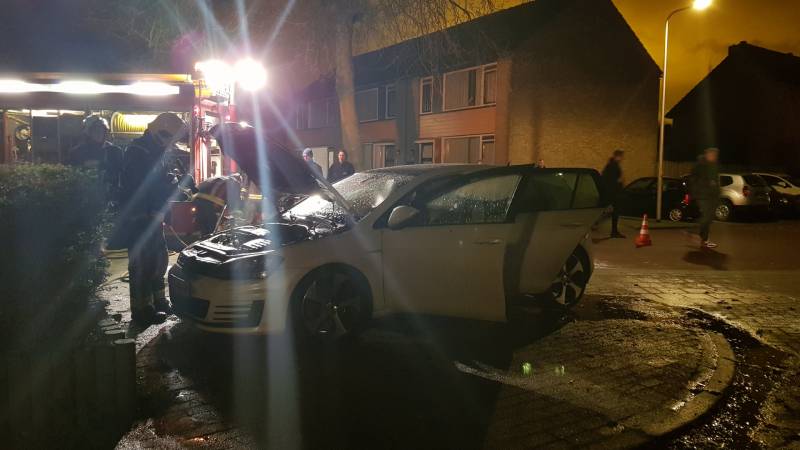 Auto verwoest door brand