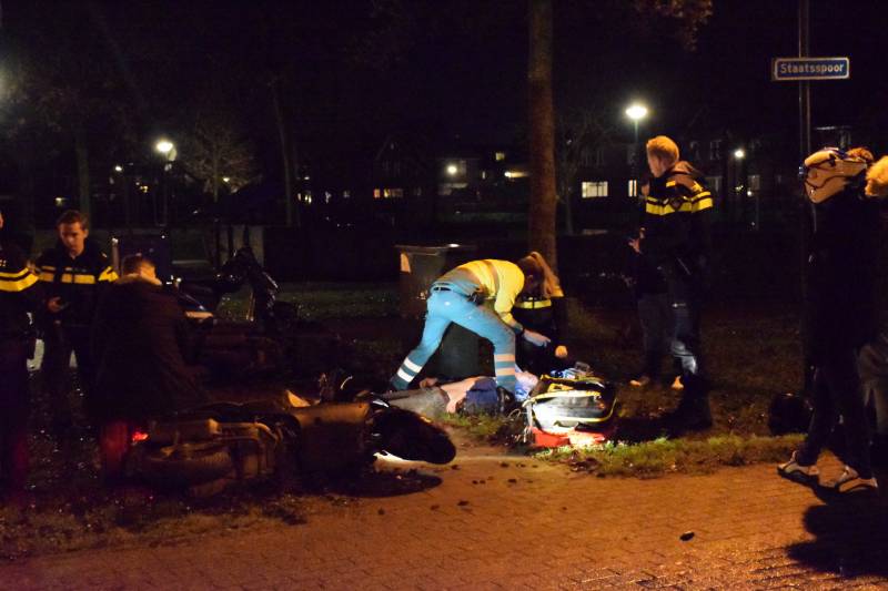 Botsing tussen twee bezorgscooters