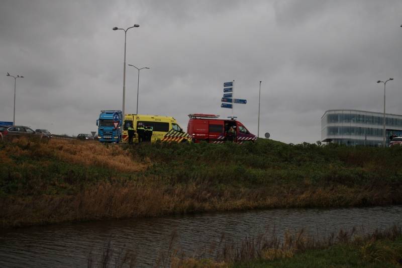 Opnieuw auto in de sloot op afrit