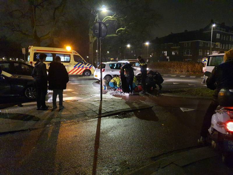 Scooterrijder gewond na aanrijding