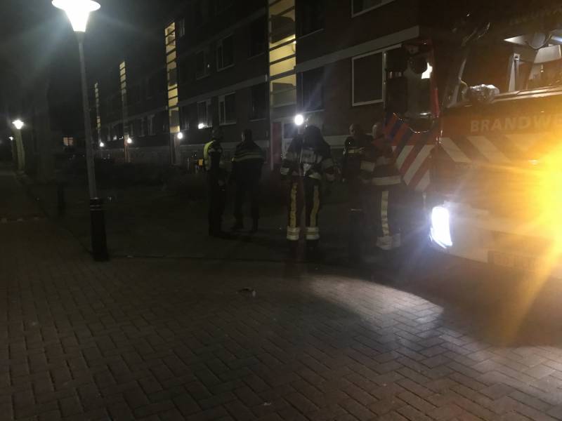 Brandweer verricht metingen na gaslucht