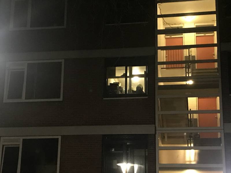 Brandweer verricht metingen na gaslucht