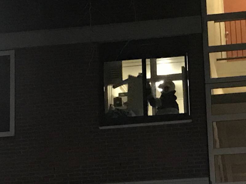 Brandweer verricht metingen na gaslucht