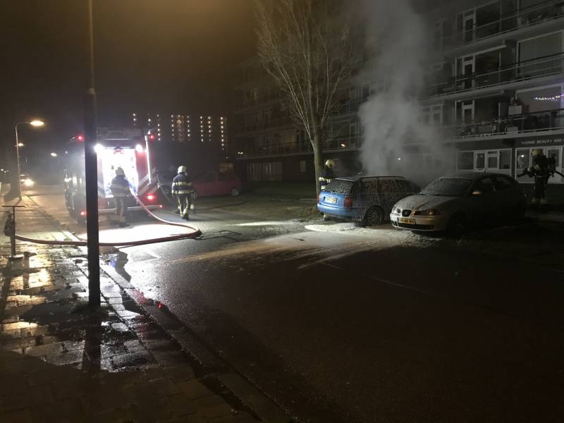 Brand in geparkeerde auto