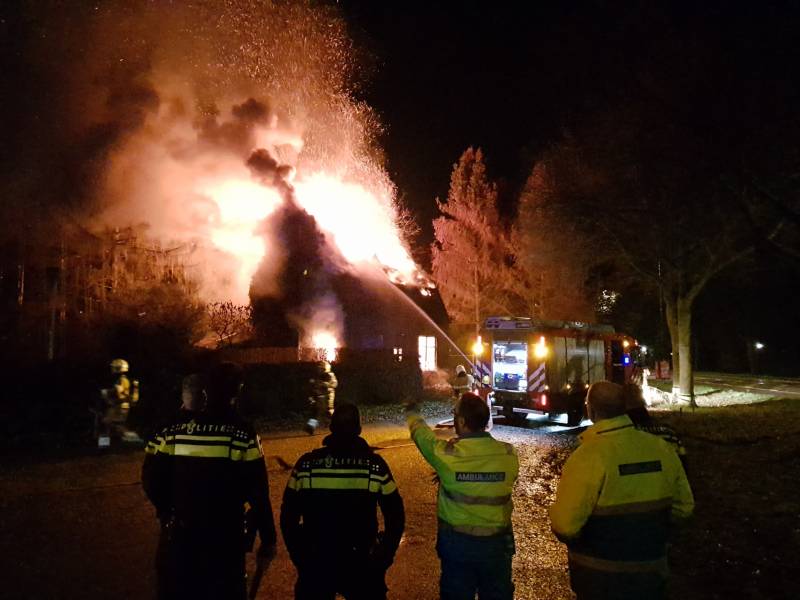 Leegstaande woning verwoest door brand