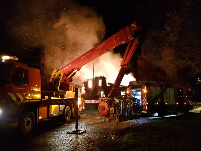 Leegstaande woning verwoest door brand