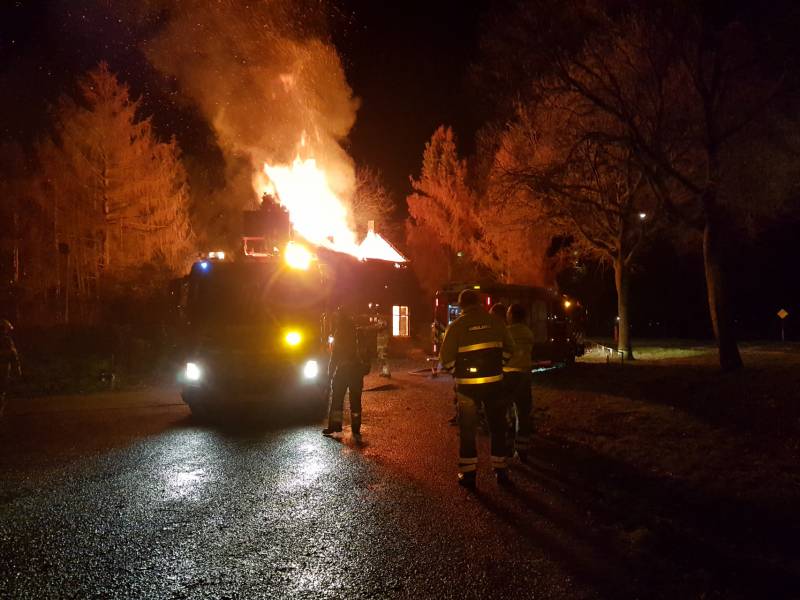 Leegstaande woning verwoest door brand