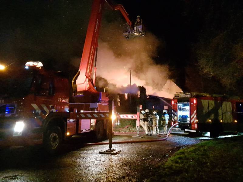 Leegstaande woning verwoest door brand