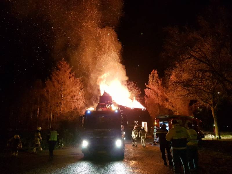 Leegstaande woning verwoest door brand