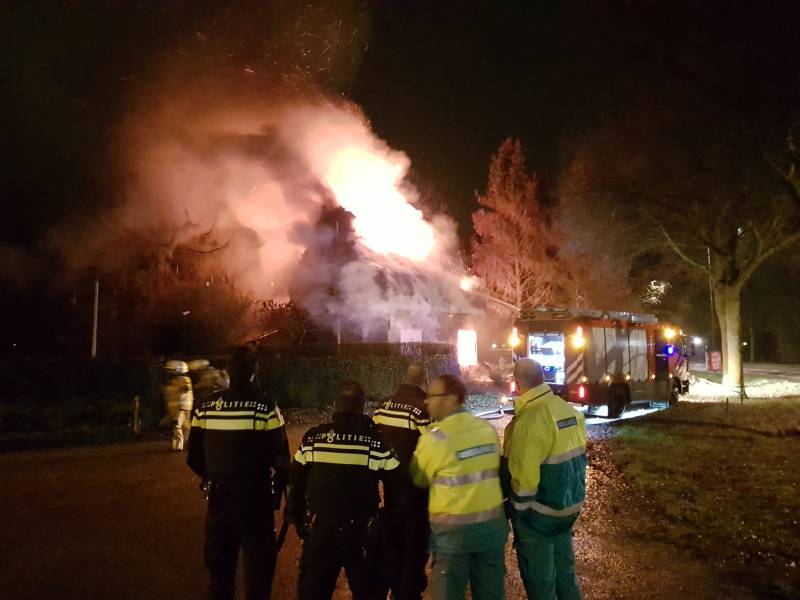 Leegstaande woning verwoest door brand