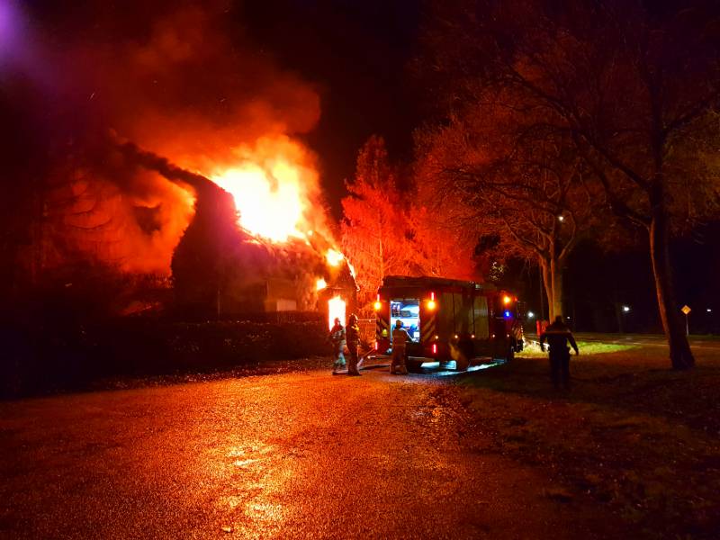 Leegstaande woning verwoest door brand