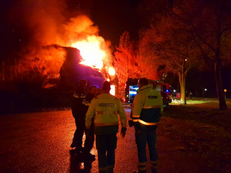 Leegstaande woning verwoest door brand