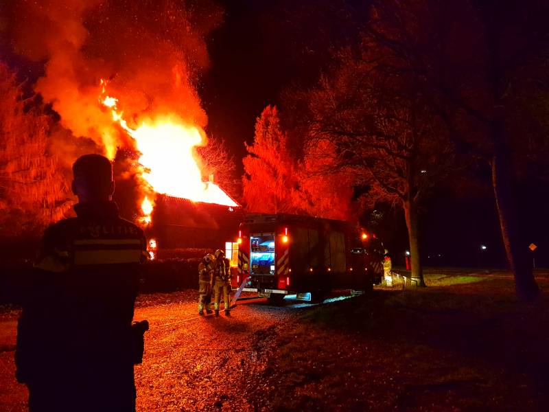 Leegstaande woning verwoest door brand