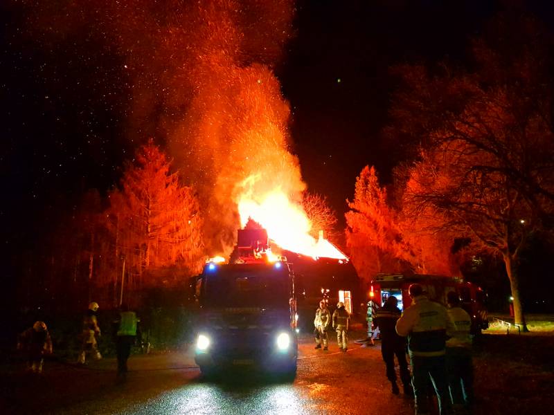Leegstaande woning verwoest door brand