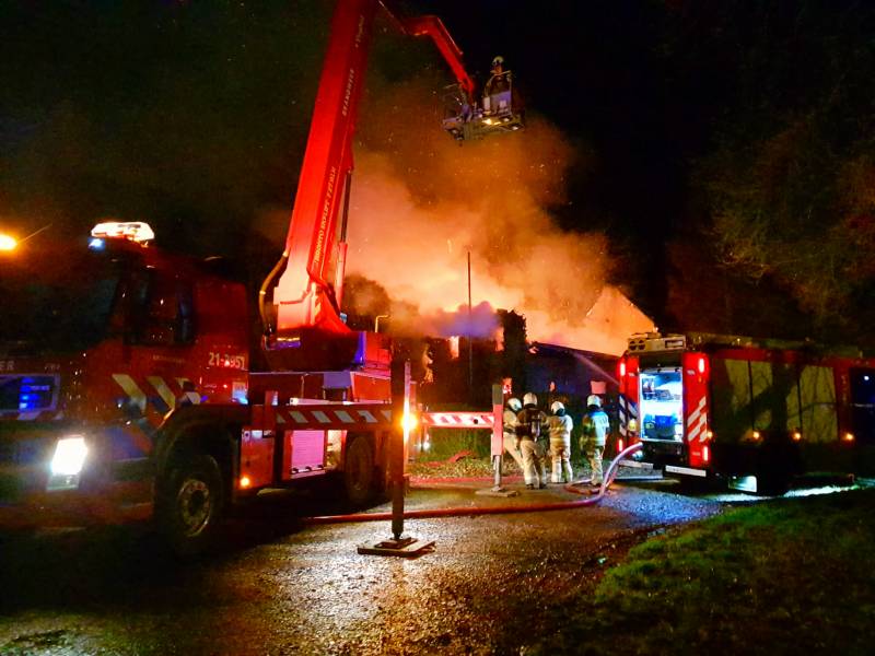 Leegstaande woning verwoest door brand